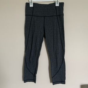 ATHLETA Salutation High Rise Capri Leggings Small